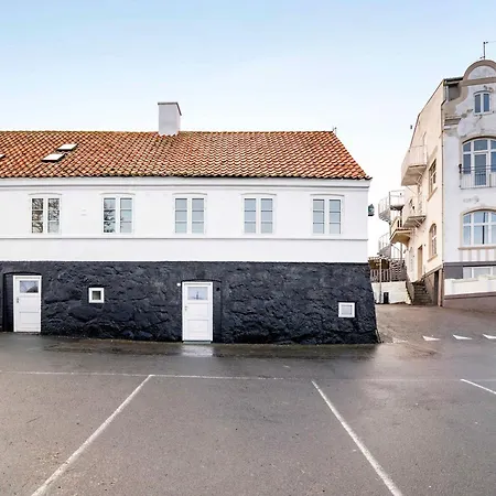 Townhouse In With Sustainability At Heart Vila *